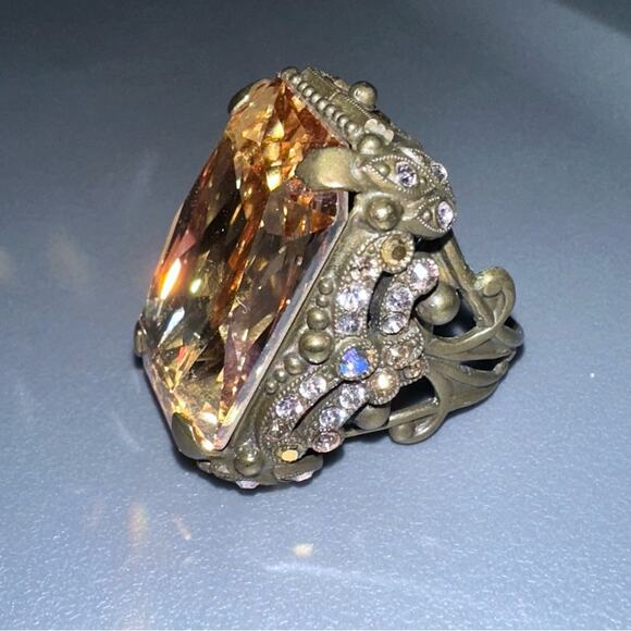 SORRELLI - Emerald Cut Oversized Cocktail Ring - Picture 6 of 8